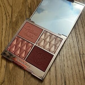 Charlotte Tilbury Pillowtalk beautifying face palette